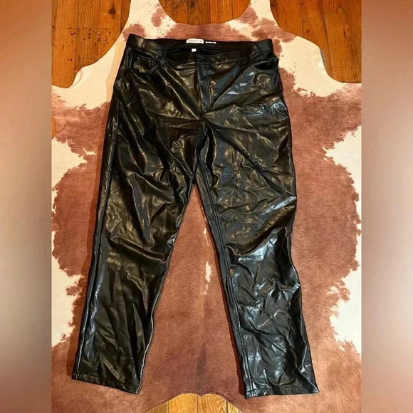 Abercrombie and Fitch the 90 straight ultra high rise 
Curve love
L - Picture 1 of 5